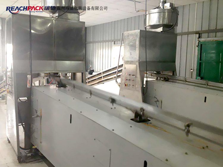 麻辣長條全自動(dòng)生產(chǎn)線